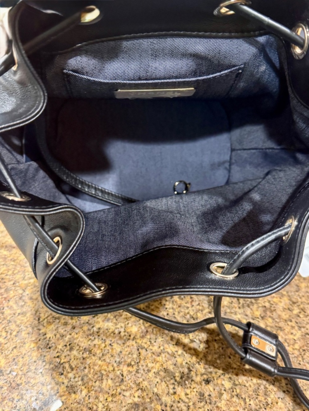 Chanel backback - Picture 4 of 16
